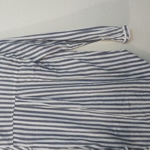 SLIGHTLY USED OLD NAVY LONG SLEEVE BUTTON SHIRT VERTICAL STRIPES SIZE XS - Picture 12 of 14